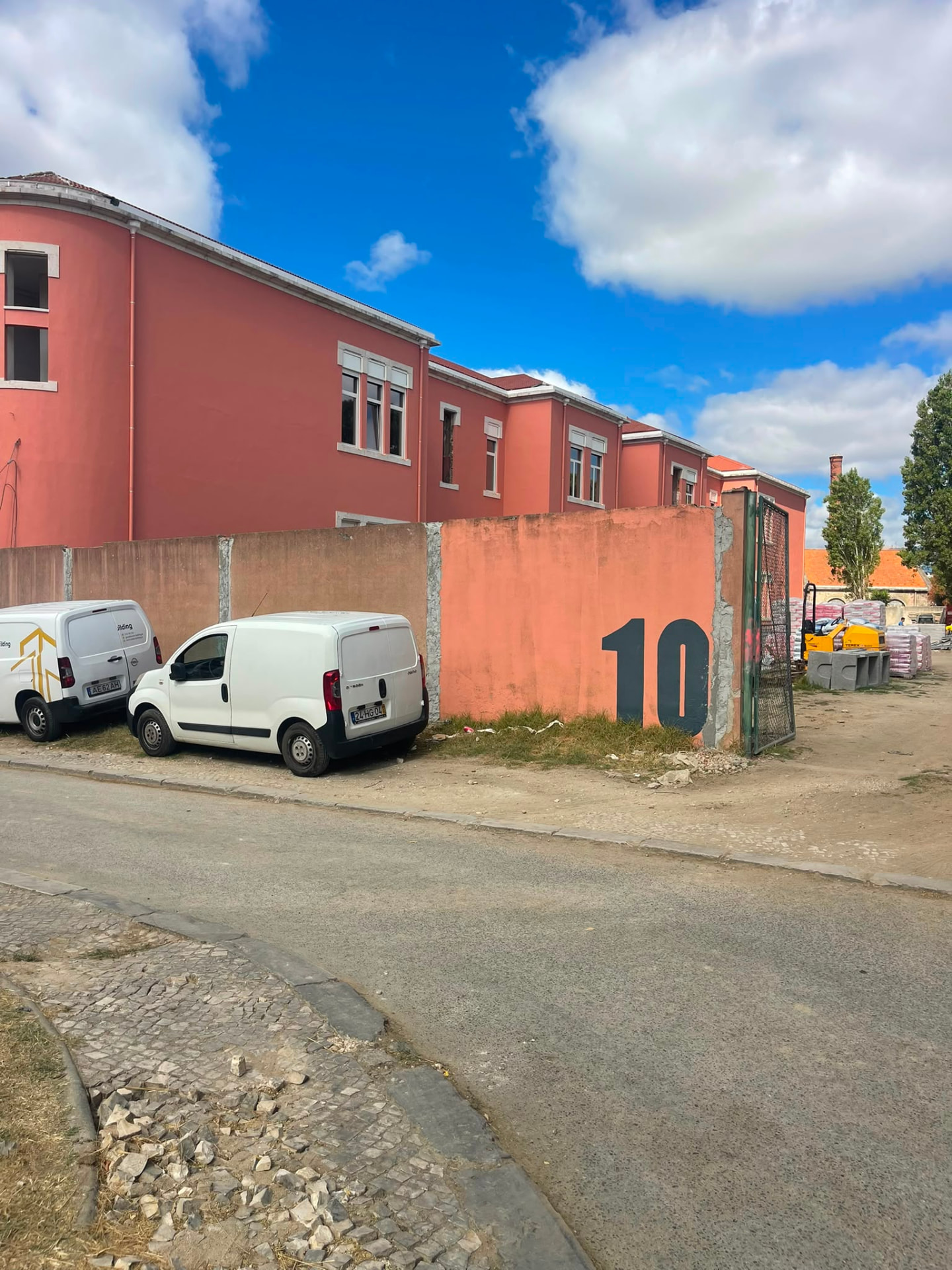 Conjunto de edifícios reabilitados pela Furacão Verde