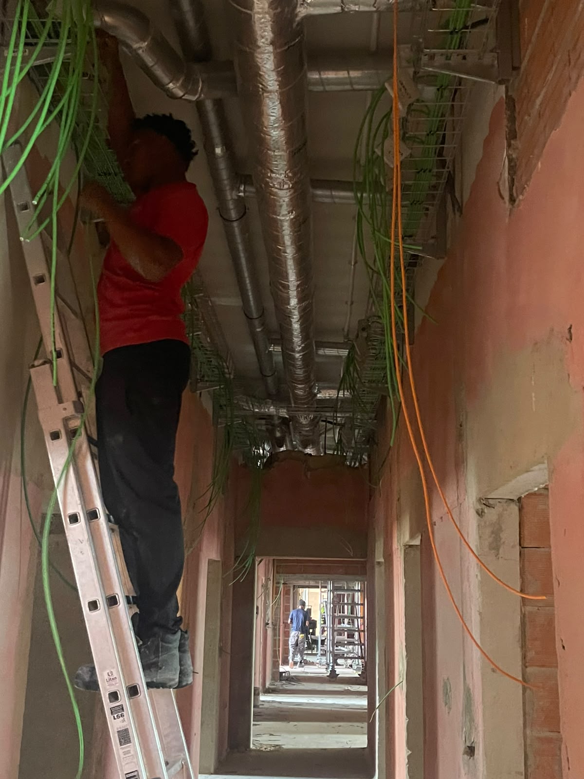 Execução de instalações técnicas durante obra de reabilitação